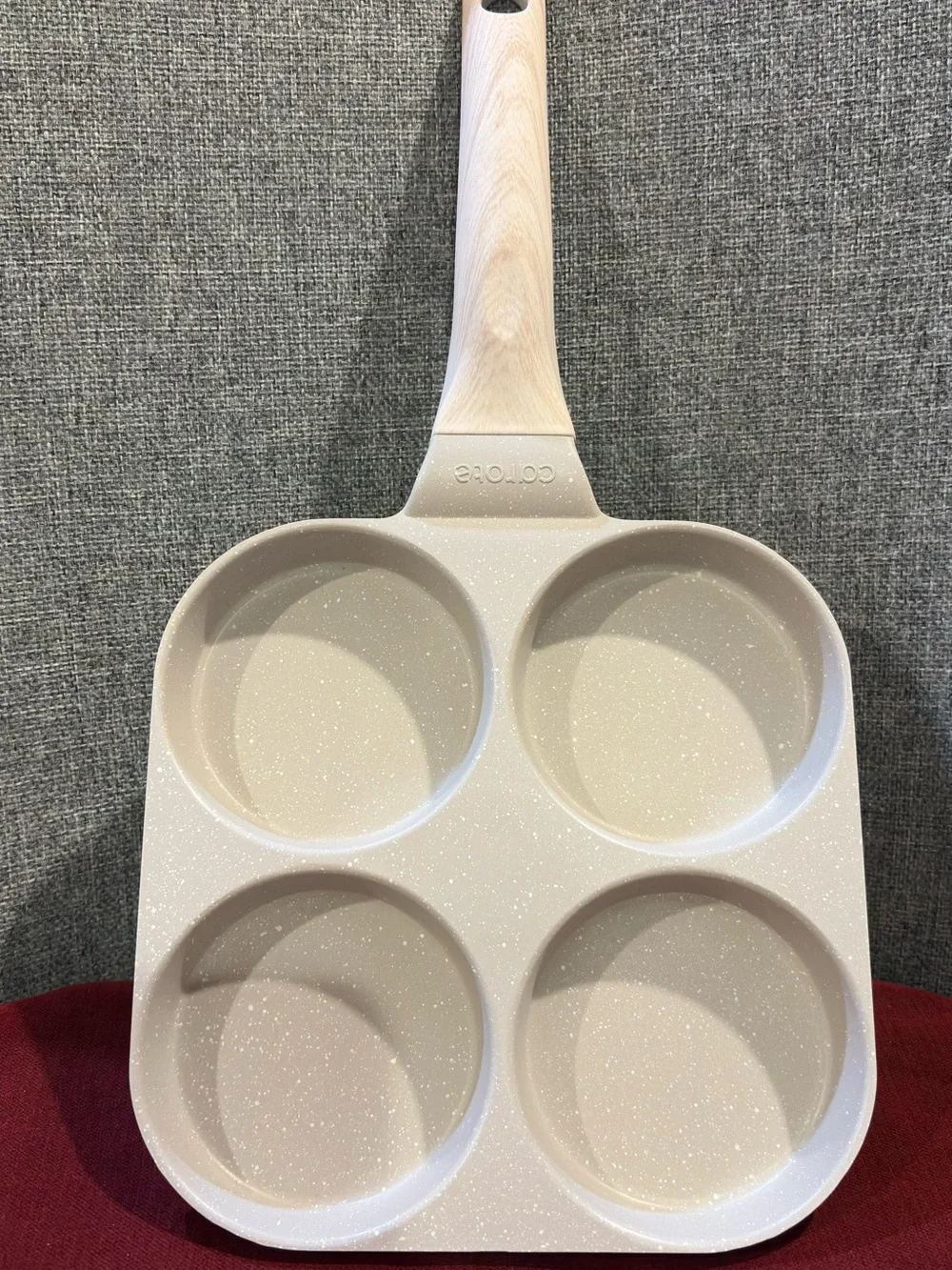 CAROTE Fried Egg Frying Pan with Dividers/4-Hole Round Frying Pan